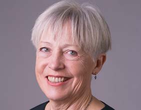 Headshot of Clare Thompson